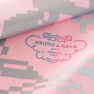 Brides de Gala Pixel pocket square 45 - Pink | Hermès Canada